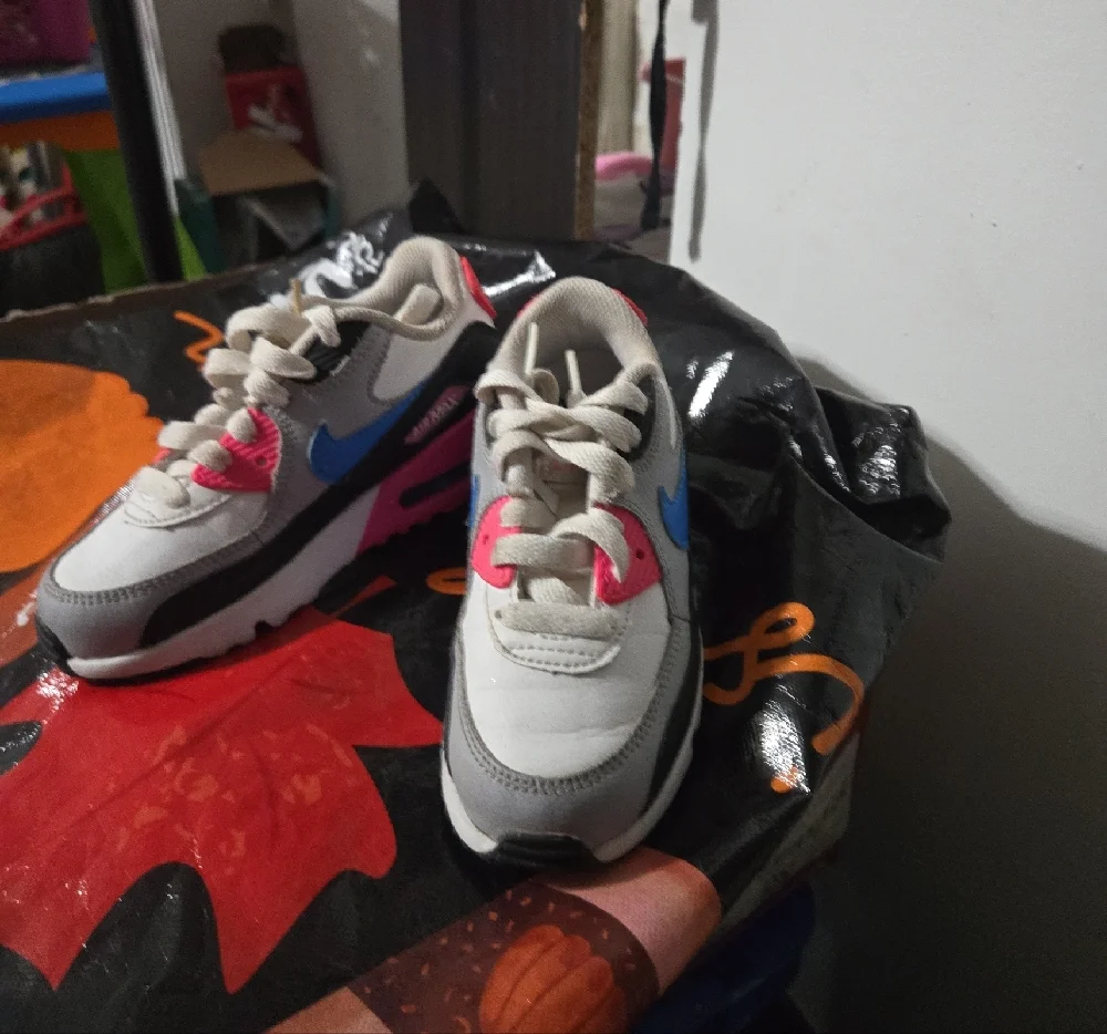 Nike Kids Sneakers in White, Pink & Blue